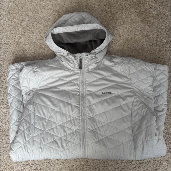 L.L. Bean Women's 2XL Primaloft Coat with Fleece Lining - Picture 9 of 15